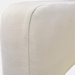 Rounded T back arm chair