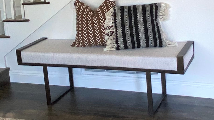 Upholstered bench with metal leg