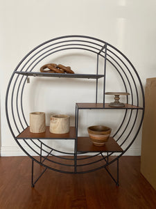 Round shelf